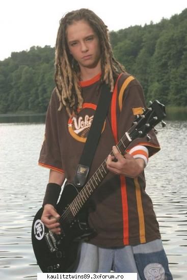 Poze si informatii despre Bill... - stau si ma uit pe pereti... u? - Bill Kaulitz