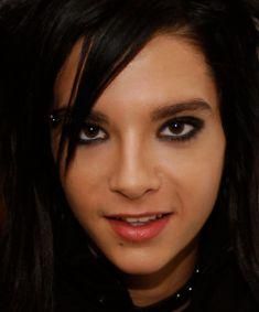 membru now - mai eu am auzit intr-un interviu ca nu are id - Bill Kaulitz