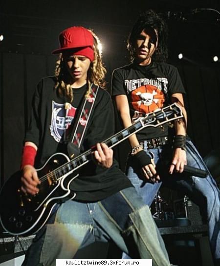 ...pls.....interesant - e foarte dragutza :) nu ma mir de ce e asa - Bill Kaulitz