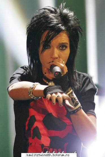 pov faniilor.... - Hallo! sunt Adela am 16 si is din Craiova. Sunt o - Tokio Hotel